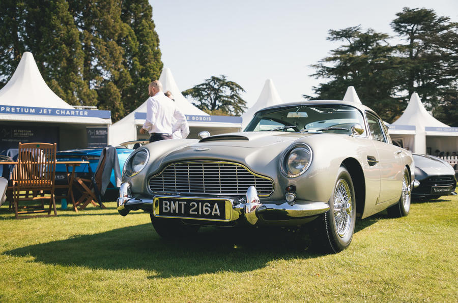 5 Aston martin db5 goldfinger salon prive front