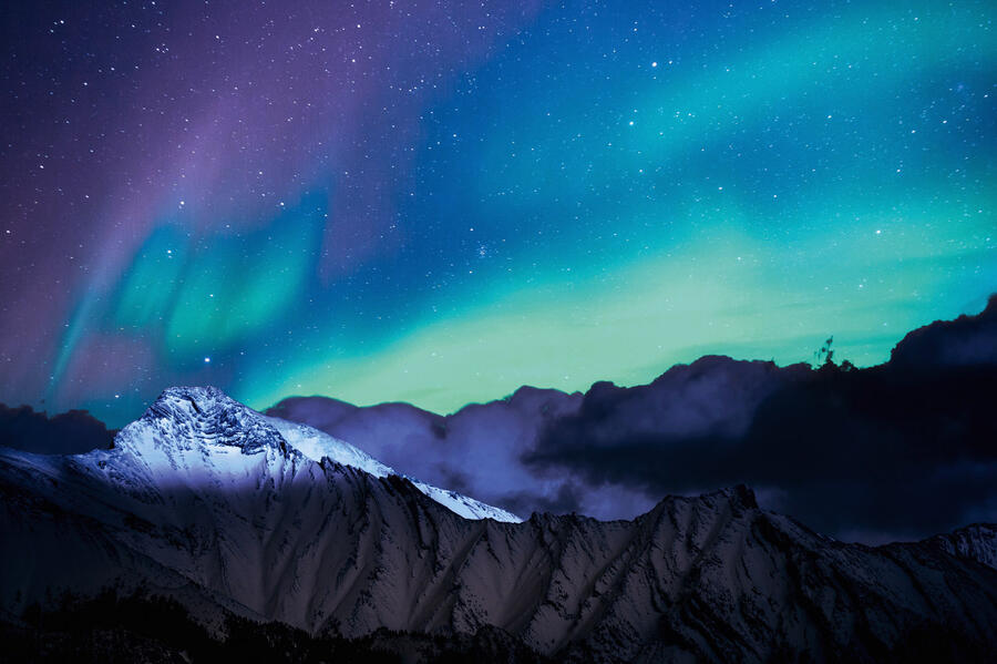 5 Aurora borealis