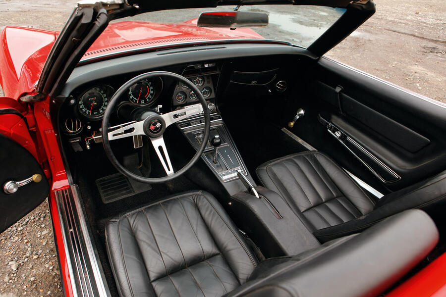 7 Chevrolet corvette c3 interior