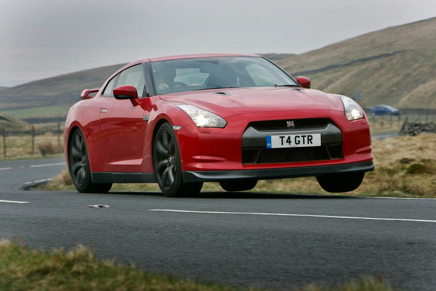 74 Nissan gt r front