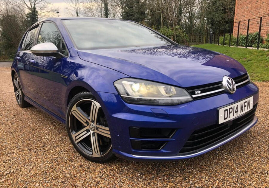7 Volkswagen golf r