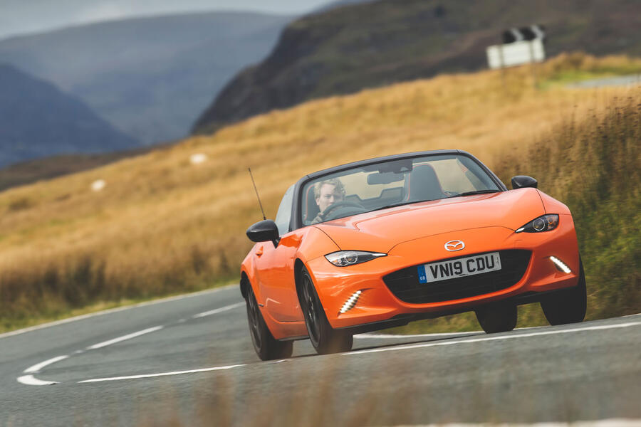 8 Adc mazda mx5 road