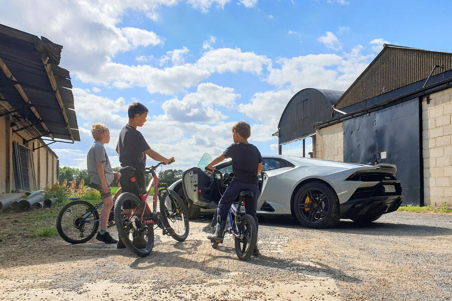 83 Lamborghini lockdown kids