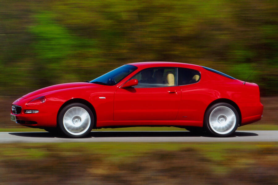 8 Maserati coupe 2003 tracking side