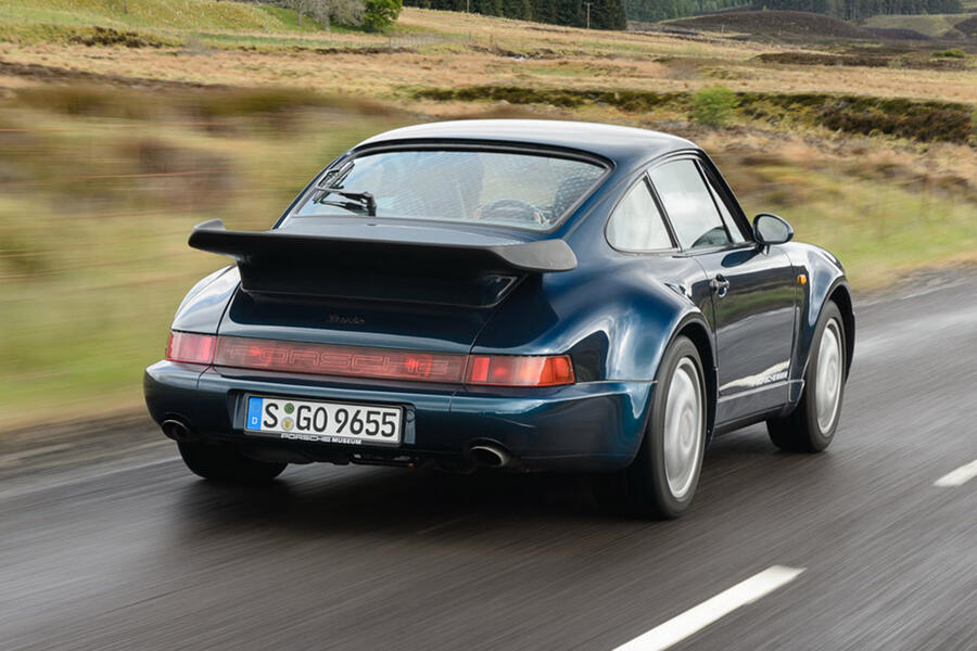 9 Porsche 911 rear