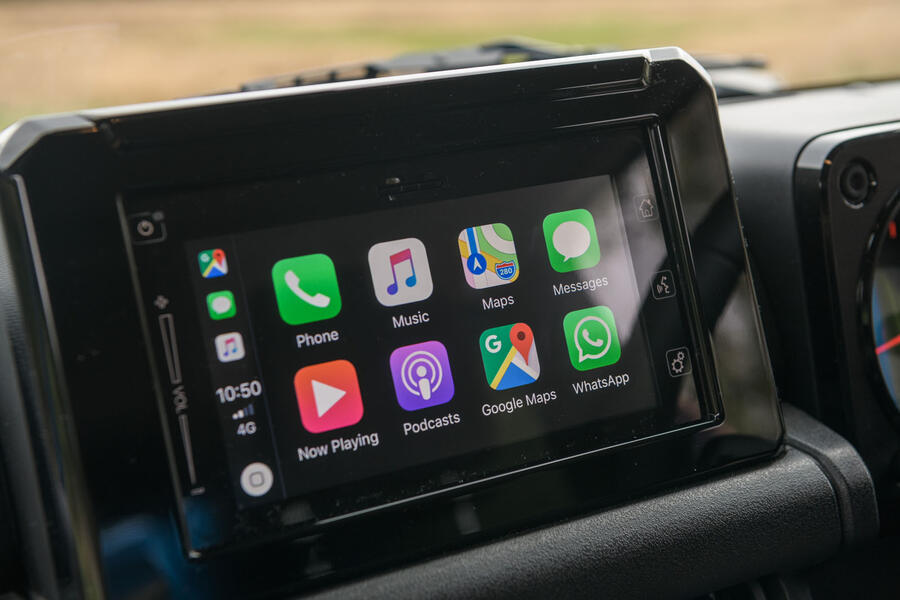 9 Suzuki jimny 2019 lt infotainment