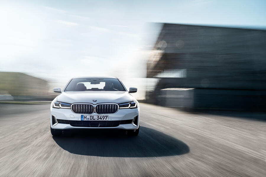 94 Bmw 540i 2020 facelift official tracking front
