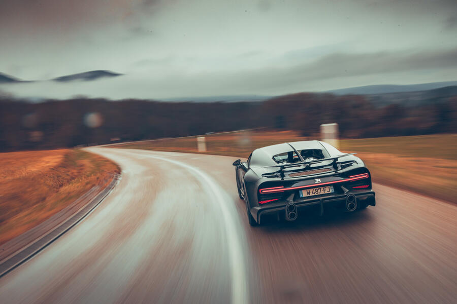 95 Bugatti chiron super sport 1