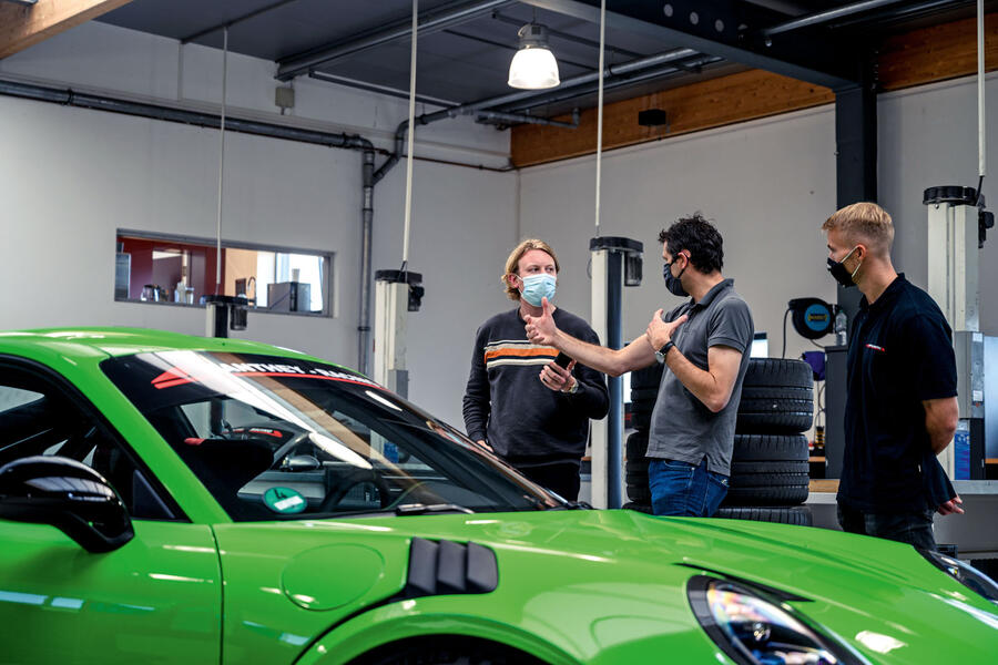 95 Manthey racing visit interview