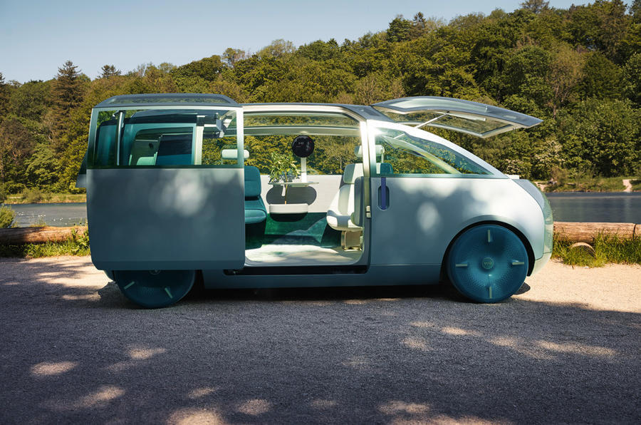 95 Mini urbanaut 2021 concept proto doors open