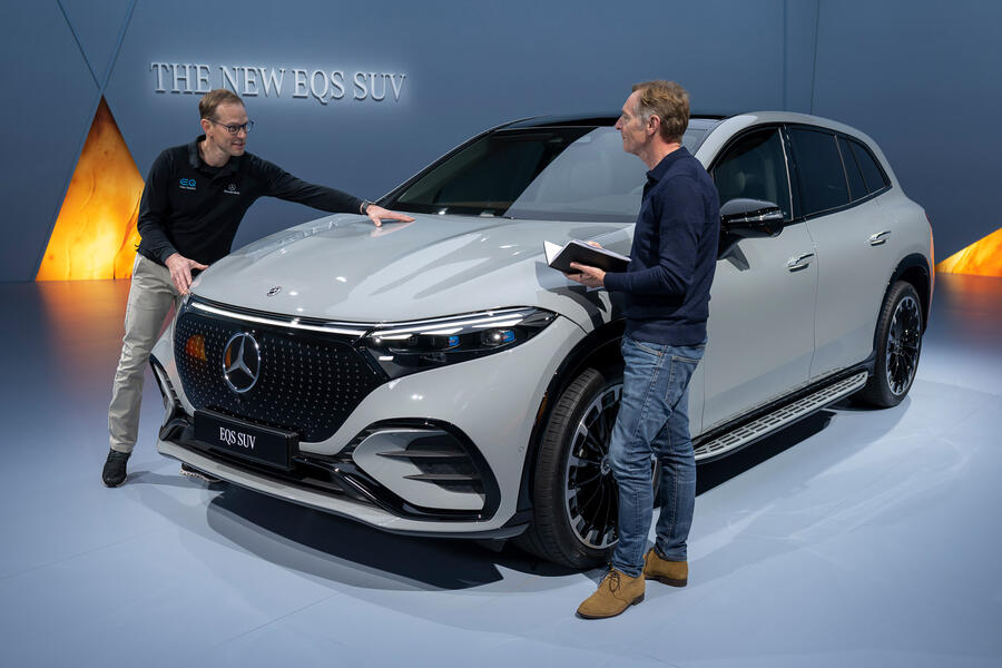 96 Mercedes benz eqs suv official reveal images studio interview