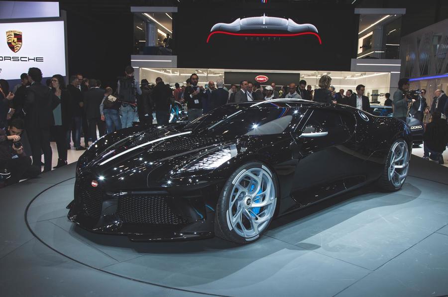 97 Bugatti voiture noir reveal front