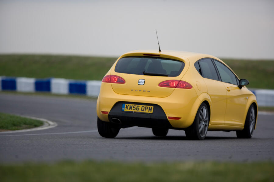 97 Ubg seat cupra leon mk2 rear