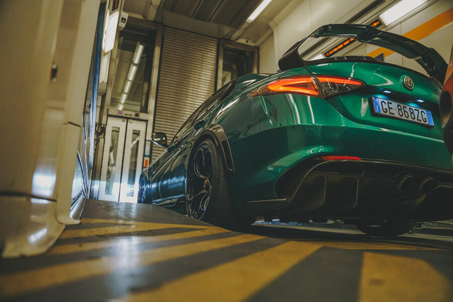 98 Alfa gtam road trip 2022 eurotunnel