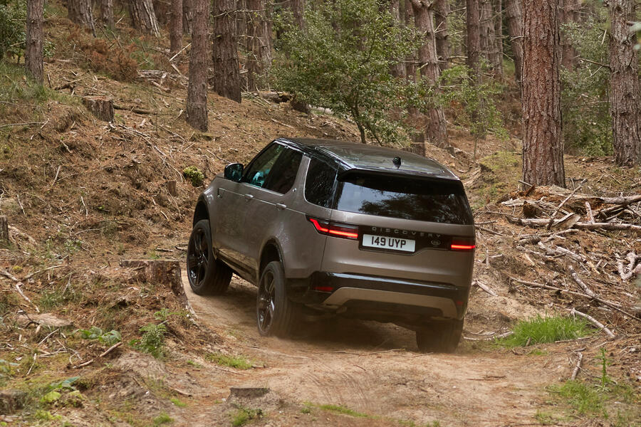 98 Land rover discovery my2021 official images   off road rear