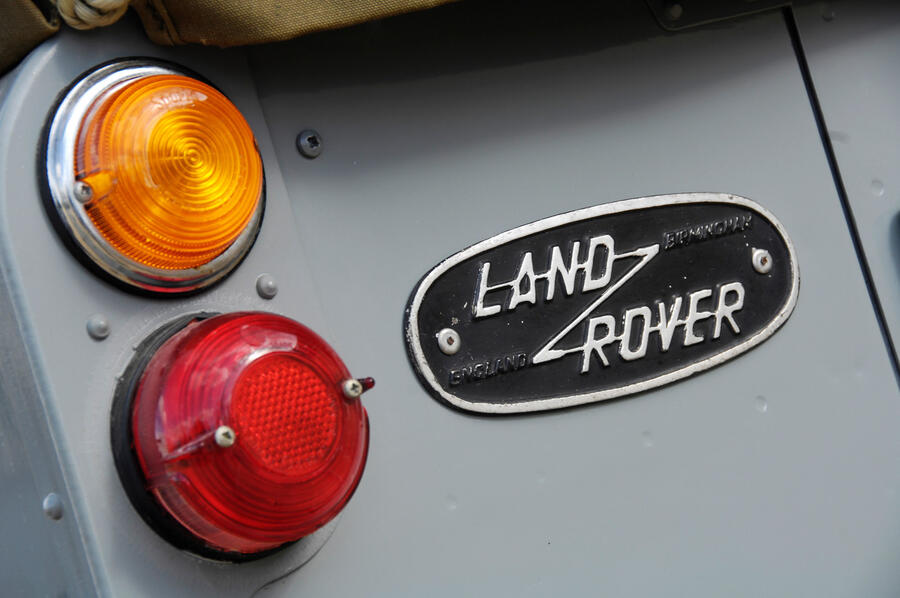 9 Land rover series 2