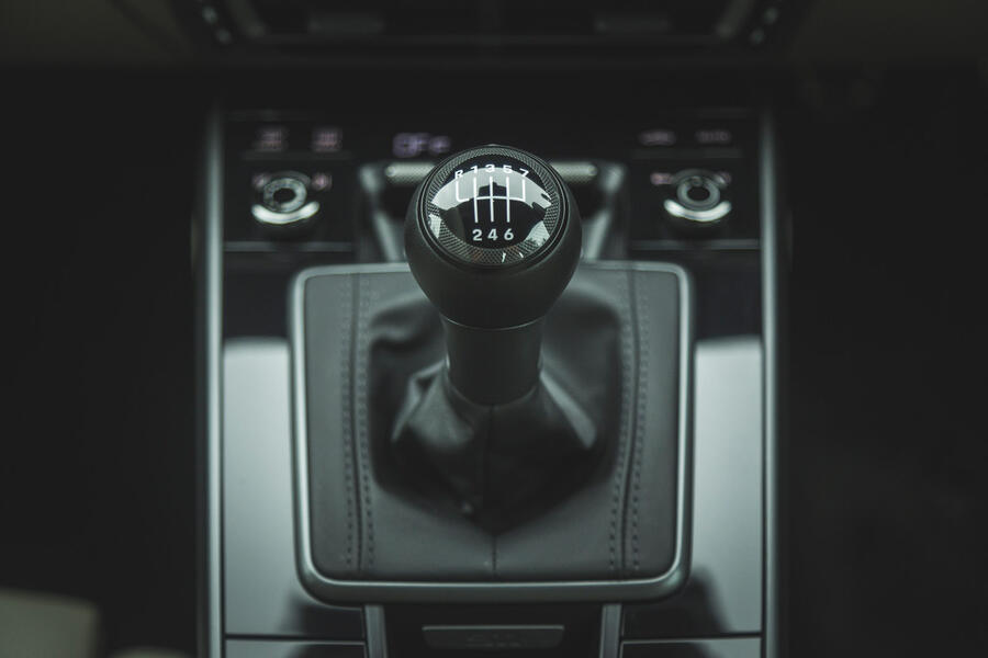 9 Manual gearbox
