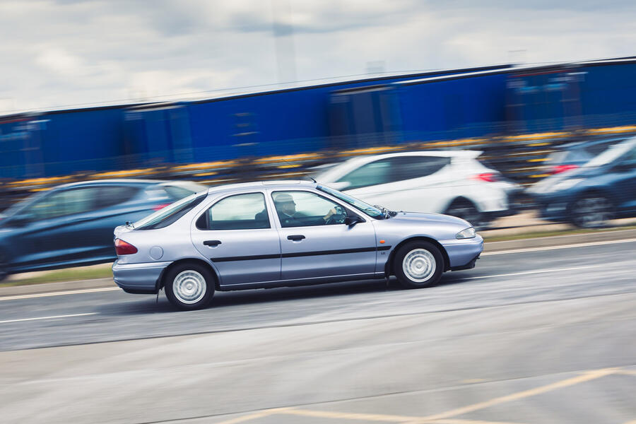 9 Mondeo