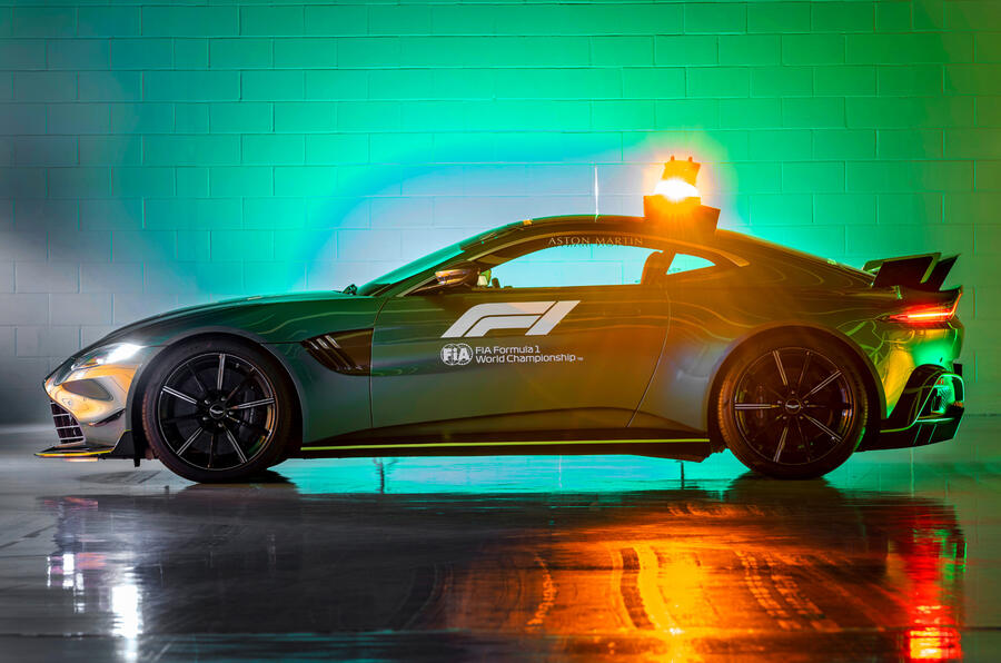 Aston martin vantage official safety car of formula one 09