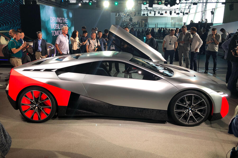 Bmw m vision next reveal 3