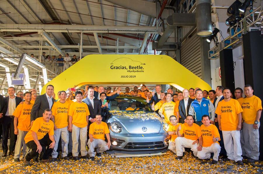 Iconic volkswagen beetle ends production 10026