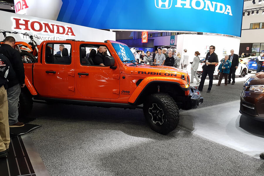 Jeep gladiator show floor oops