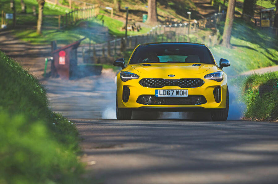 Kia stinger 2086d