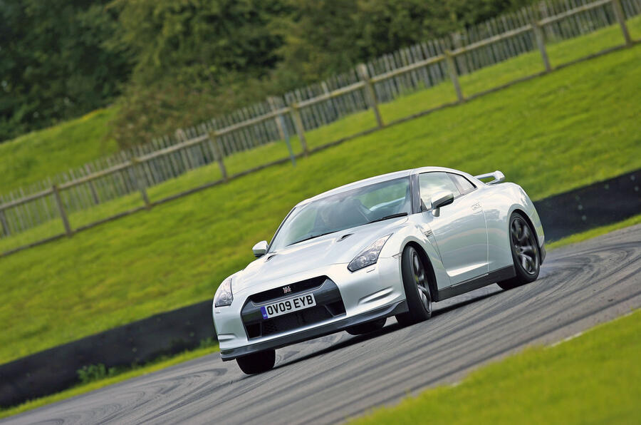 Nissan gtr 2009 684