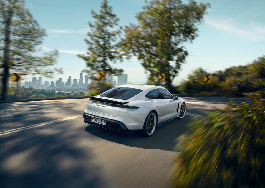 Porsche taycan 0871