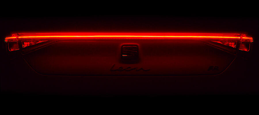 Seat leon rear lights teaser