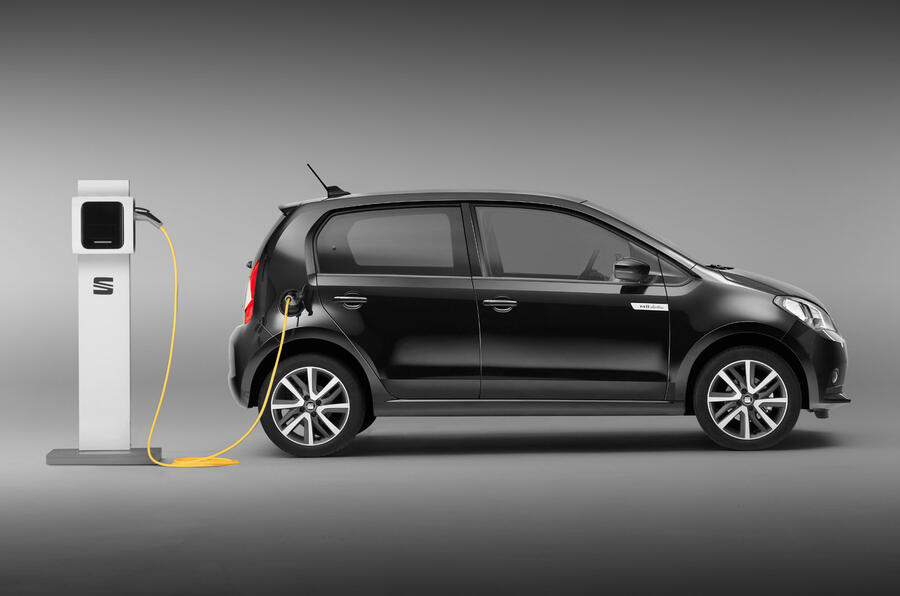 Seat recharges city driving with the mii electric embargo 09h30 uk 040619 7