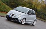 Abarth 595 Esseesse 2019 front three quarter