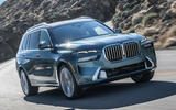 bmw x7 xdrive40i 01 cornering