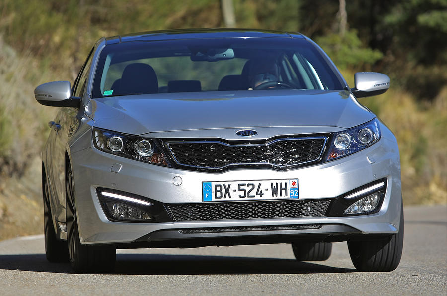 Kia Optima 1.7 CRDi cornering