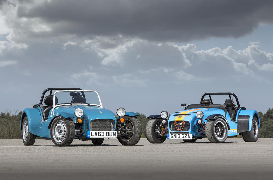 Caterham 620R vs. Caterham 160 - battle of the Sevens