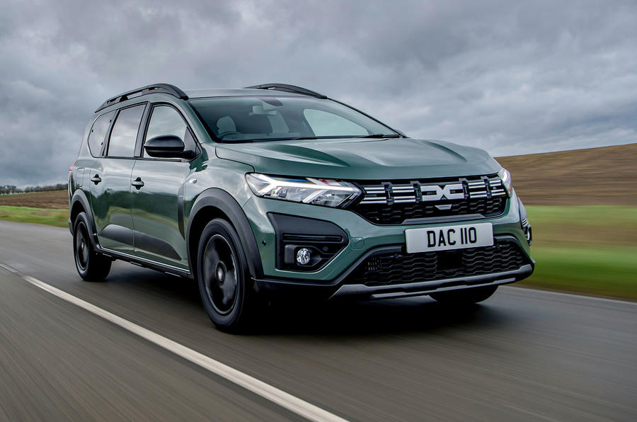 dacia jogger road test 2023 01 tracking front