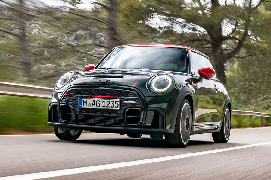 1 Mini JCW 2021 UK LHD FD hero front