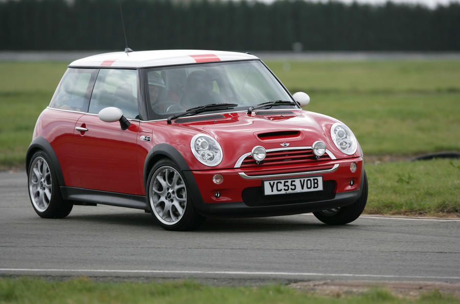 Mini Cooper S 2006 - hero front