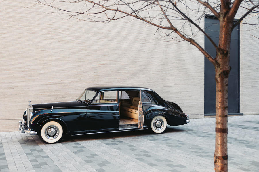 Lunaz Rolls-Royce Phantom