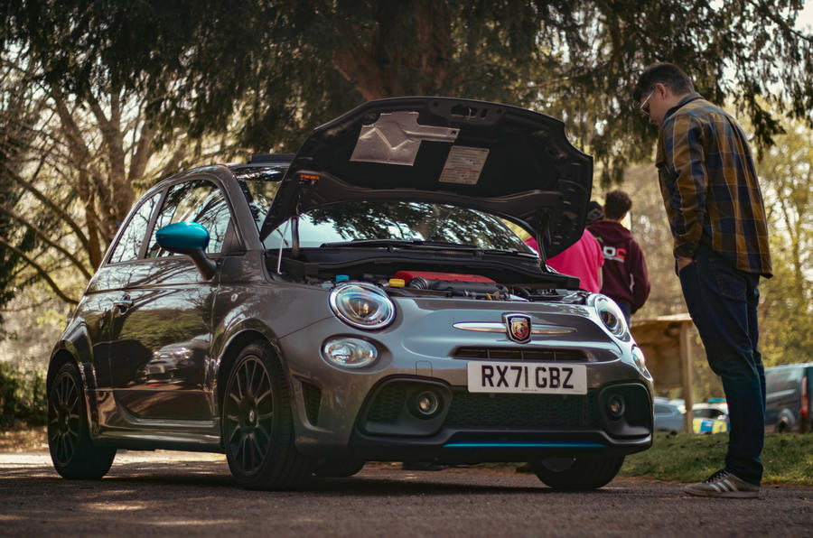 99 abarth f595 bonnet up