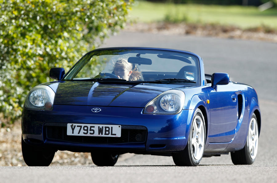 99 toyota mr2 front quarter