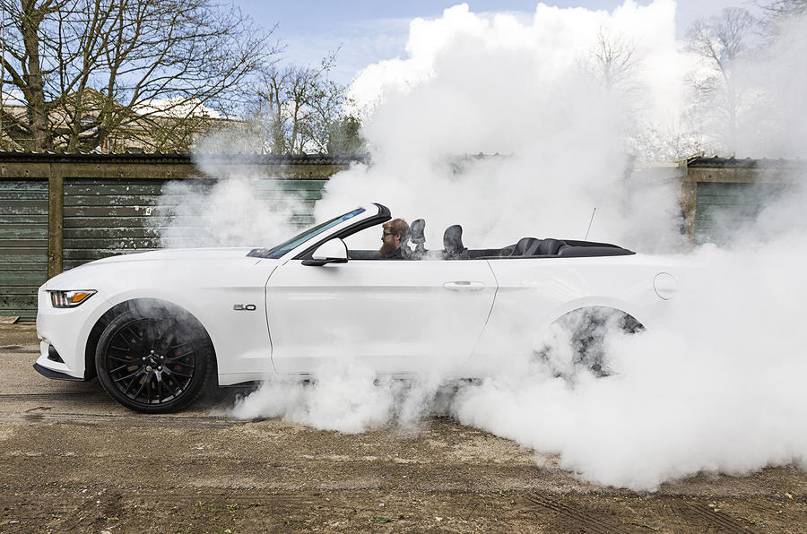 Ford Mustang V8 burnout