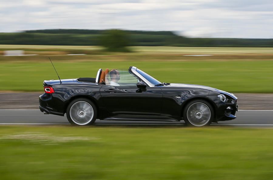 Fiat 124 Spider Lusso Plus