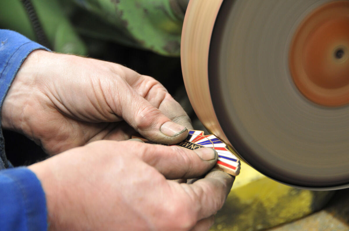 Aston badge 2016 039