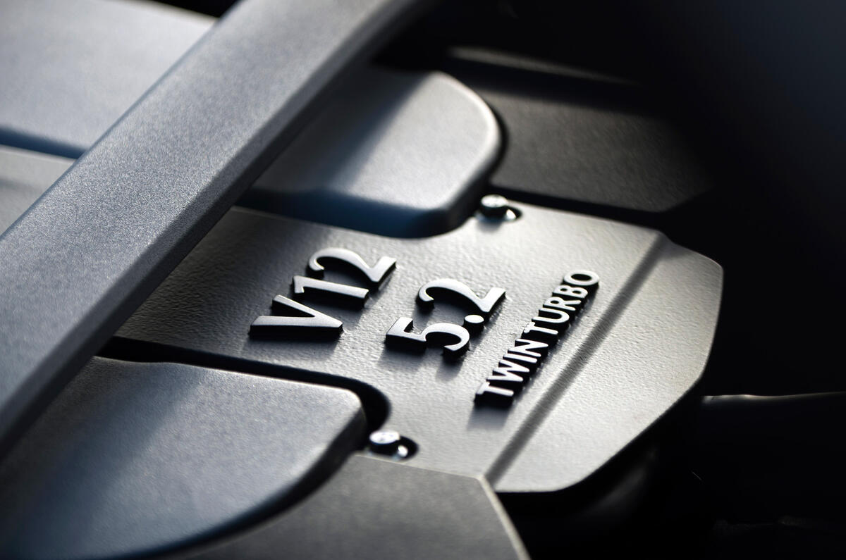 Aston dsfw354red db11 148