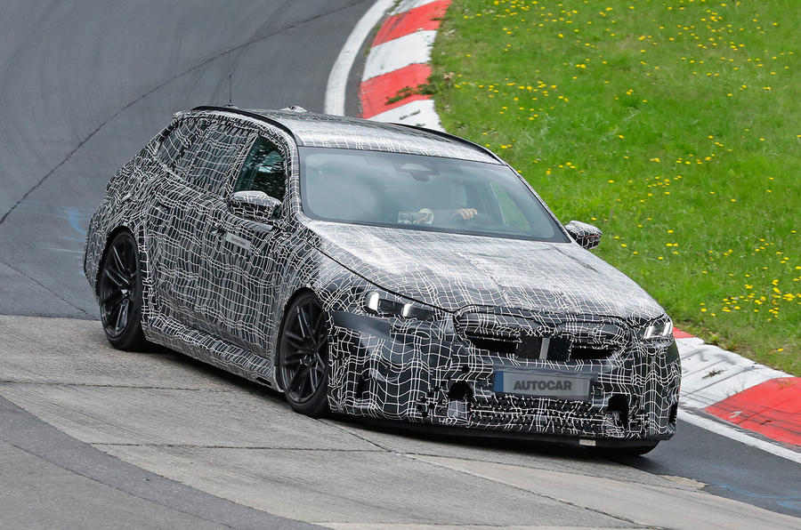 BMW M5 Touring front three quarter right