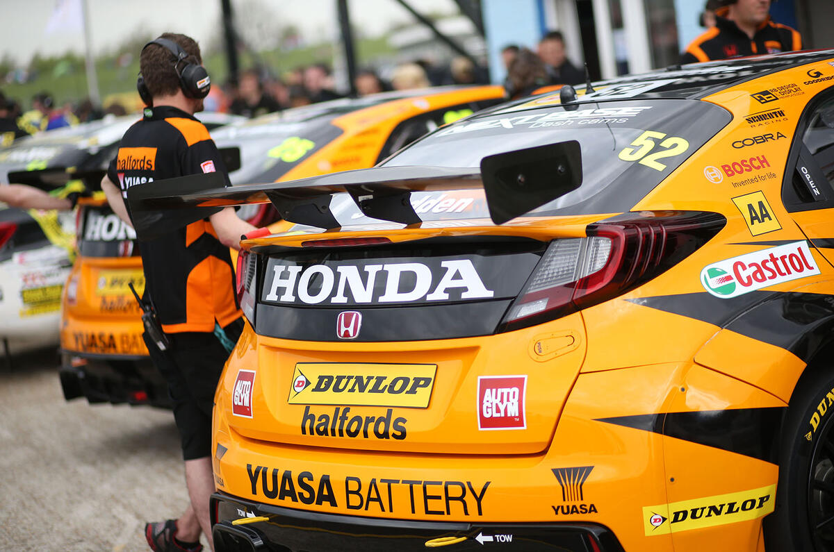Btcc shedden 52