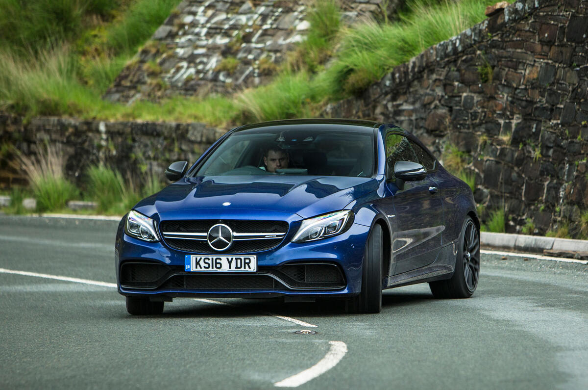 C63s vs m4 857