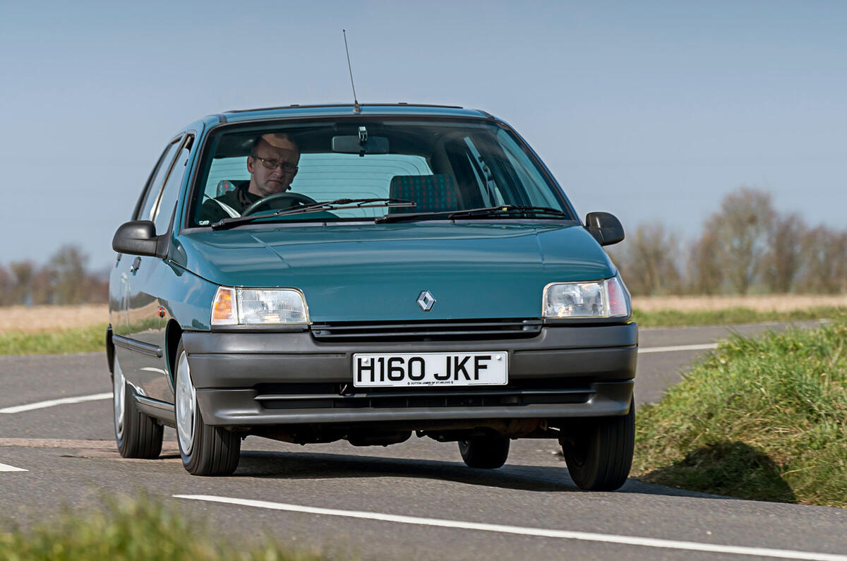 Clio1v2 740