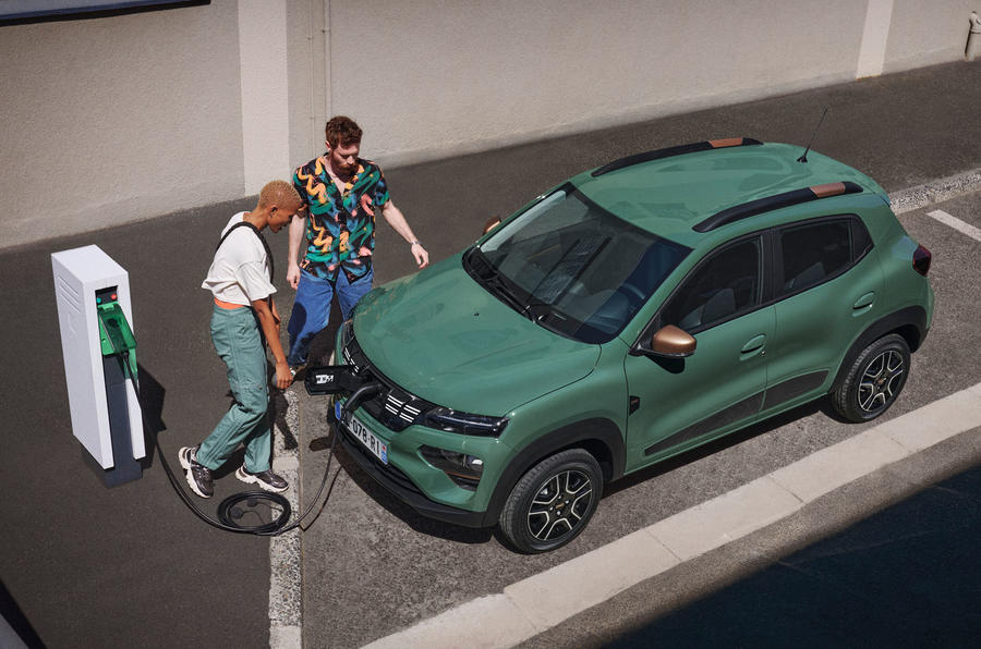 Dacia Spring charging